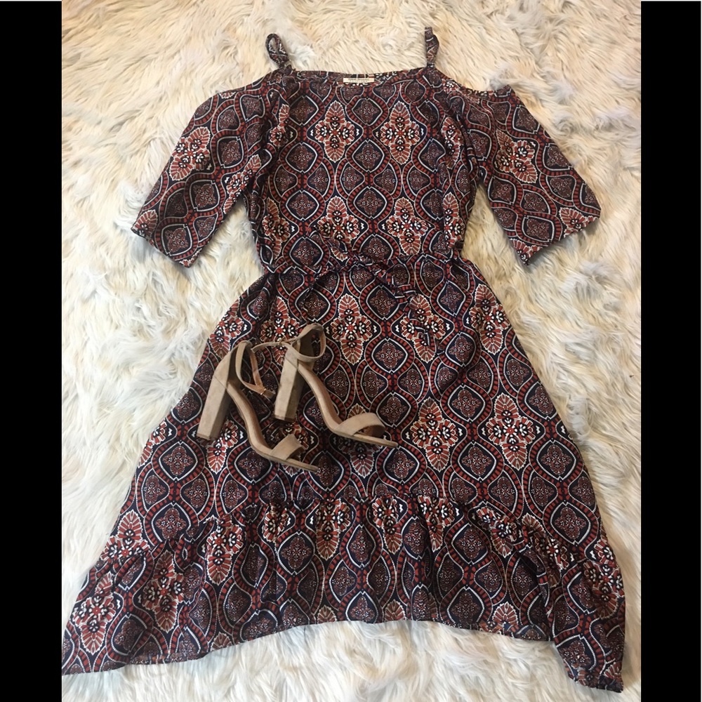 Cold Shoulder Ruffle Dress 💃🏻